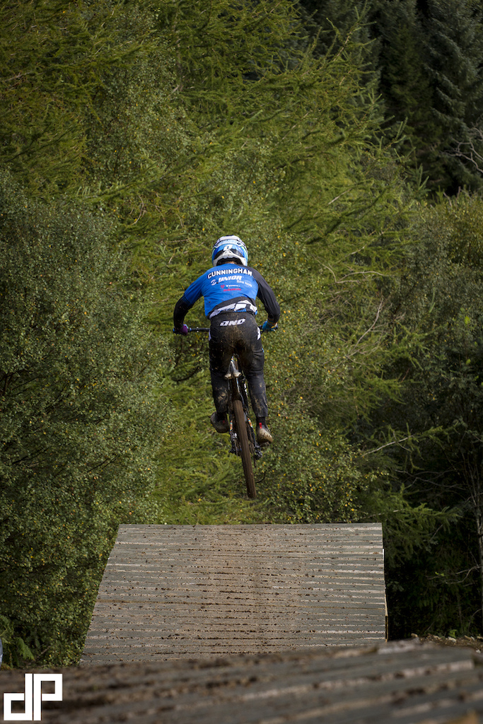 Photographs from the Red Bull ‪#Hardline‬ with Jeep UK are finally up! Take a look at the beast of a course that proved to be bigger and more technical than anything ever seen before in downhill mountain biking.