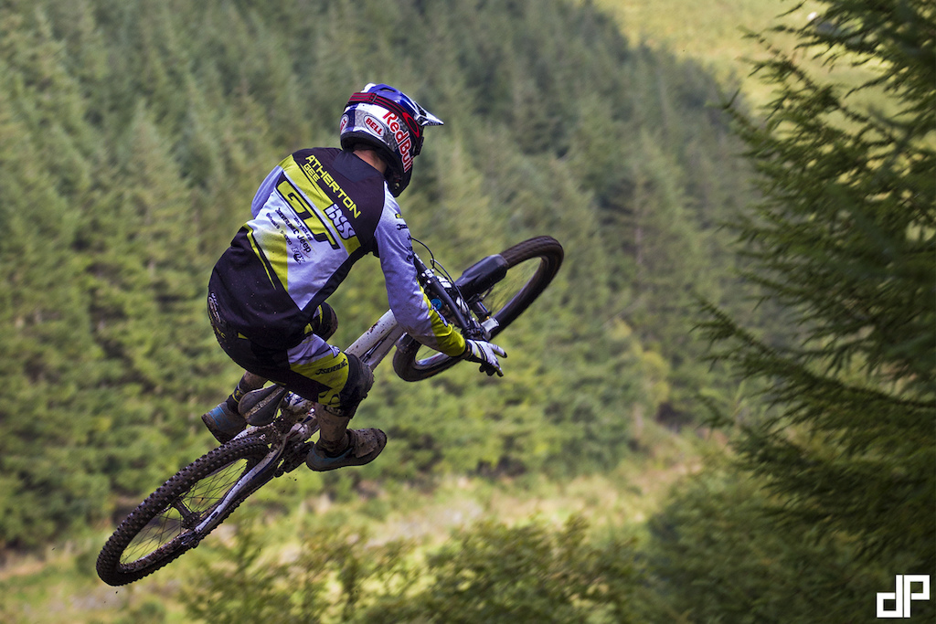 Photographs from the Red Bull ‪#Hardline‬ with Jeep UK are finally up! Take a look at the beast of a course that proved to be bigger and more technical than anything ever seen before in downhill mountain biking.