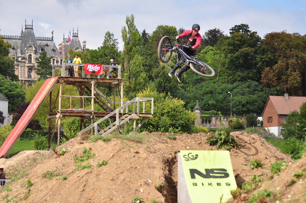 Swamp Gravity Slopestyle Contest 2015, Bronze part of the Freeride Mountain Bike World Tour. Thanks to our partners and sponsors : 
- Ville de Flixecourt
- NS Bikes : http://www.ns-bikes.com/
- Kenny Equipement : http://www.kenny-racing.com/
- Sram : www.sram.com
- Ride It : french MountainBike magazine
- Maisons les Naturelles : http://www.maisonslesnaturelles.fr/
- Flandre Energie : http://www.flandre-energies.fr/