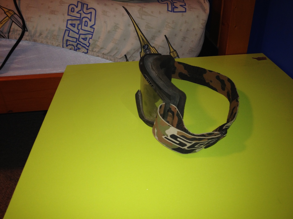2010 scott goggles