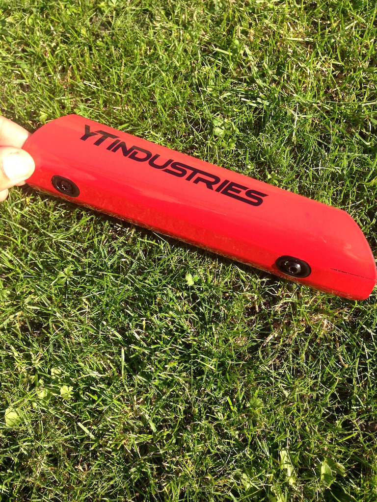 2014 YT Industries TUES PRO 2.0 inc Moto C2R Shock