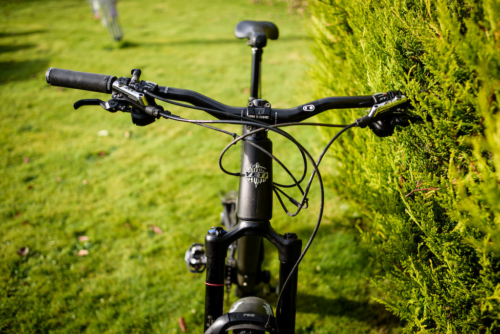 2015 Yeti SB5c LARGE in raw/black