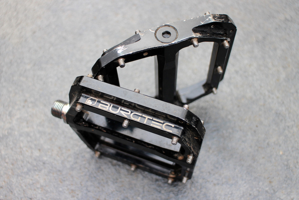 BURGTEC フラットペダル Penthouse Mk4 黒 ブラック MTB bergtec