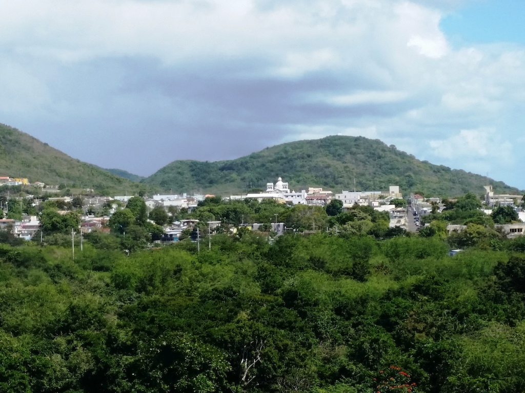 Vista al pueblo de Guayama.