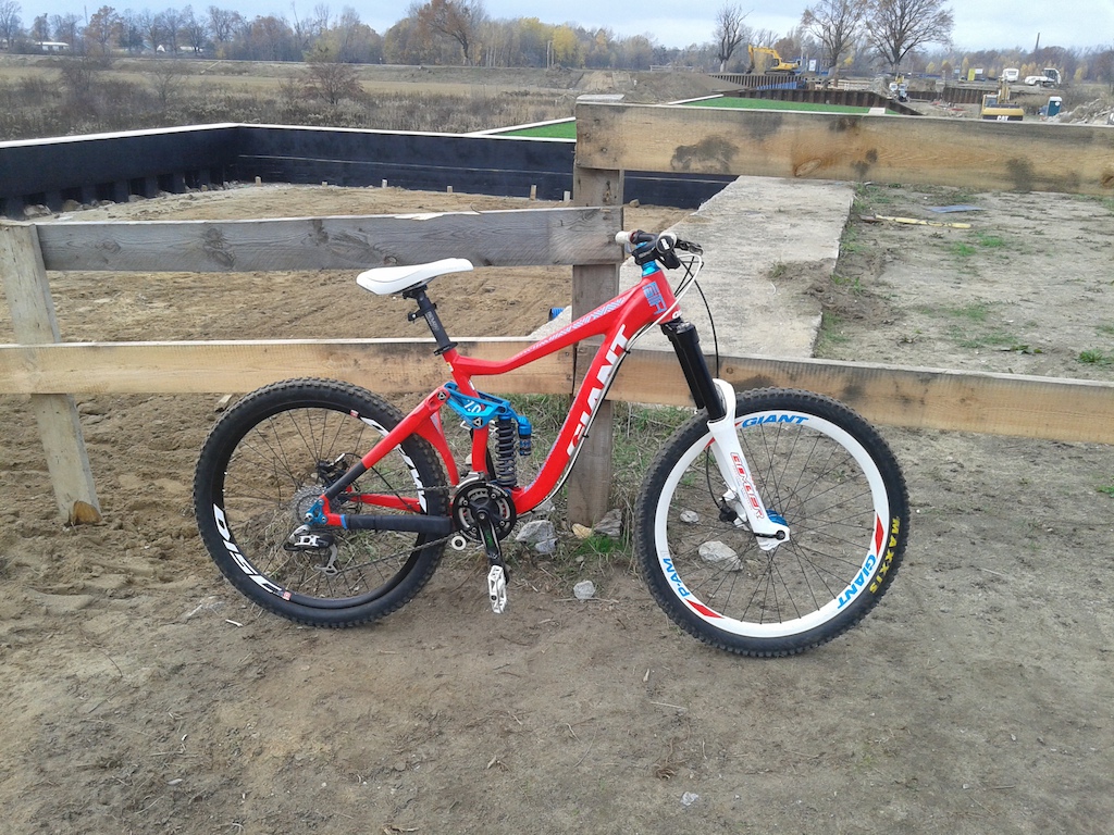 My one and only Giant Faith 1 2011 with new rear rim