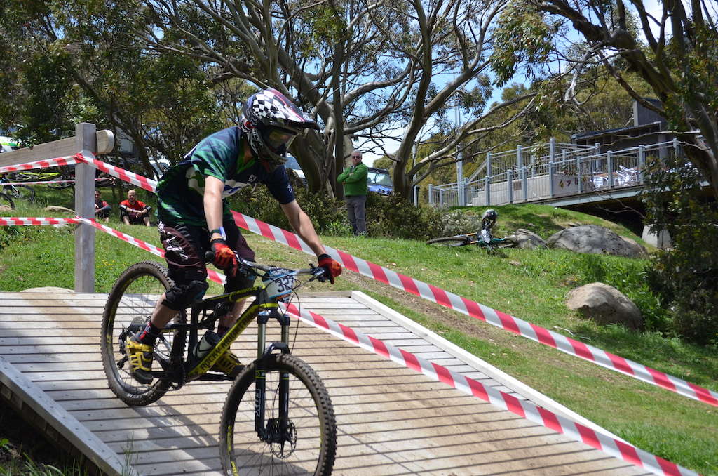 racing photos of round 3 of the vic enduro at mt baw baw