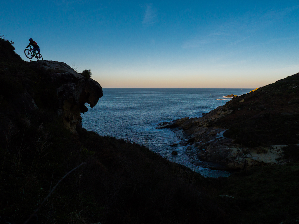 Late evenings on the Basque Coast where it´s just too nice to come in for tea. I rode well into the evening without lights and got back to the van in the dark. Happy days! 

Thanks to Orbea for making the fantastic Rallon on this very same coast! 

www.basqueMTB.com