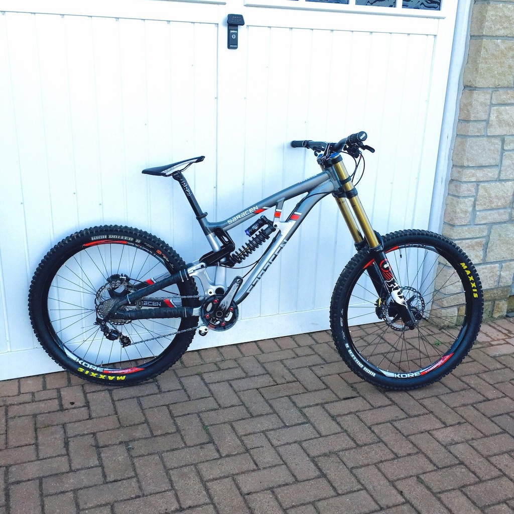2015 SARACEN MYST TEAM 650B DOWNHILL BIKE £2800ONO