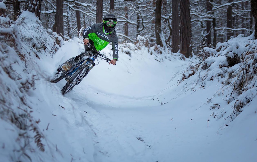 First ride of the year on the first snow of the year. Foto: @berto1969