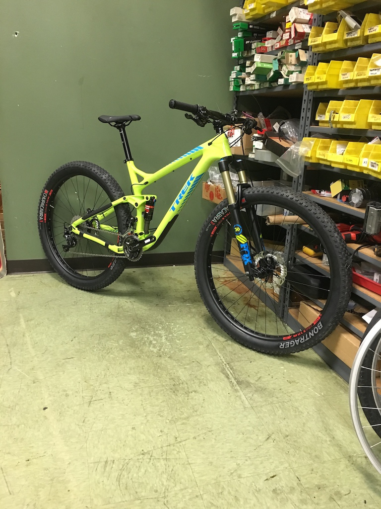 saw this at the local shop, whats going on here? prototype 29+ trek remedy. First 140mm 29+ bike