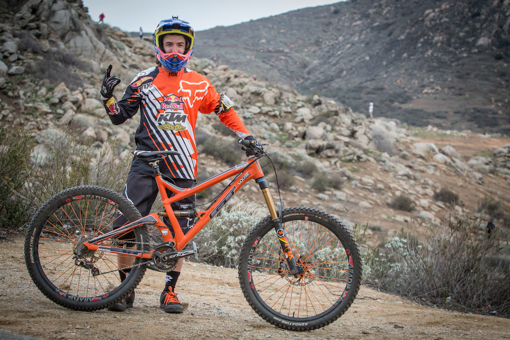Renner on the GT Sanction, had a great look with the Orange flowing everywhere.  His flow on the trail however was just off pace of the podium, finishing 6th in the Vet Pro Category.