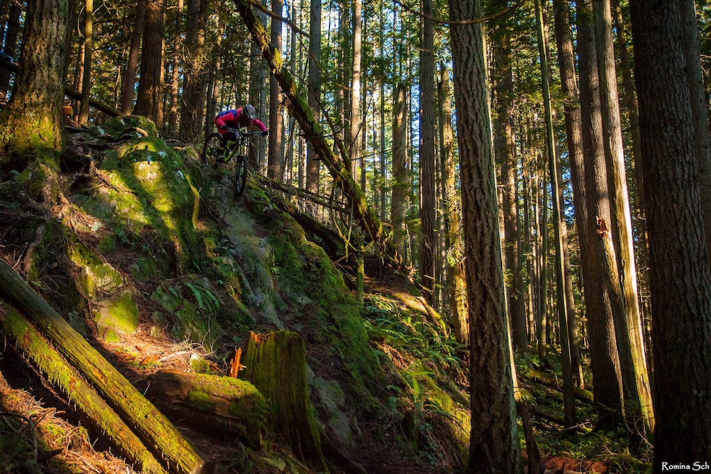 Photo Credit: Romina Sch |

This is how girls ride! Greasy Rock Roll on the darkside of Mt. Seymour