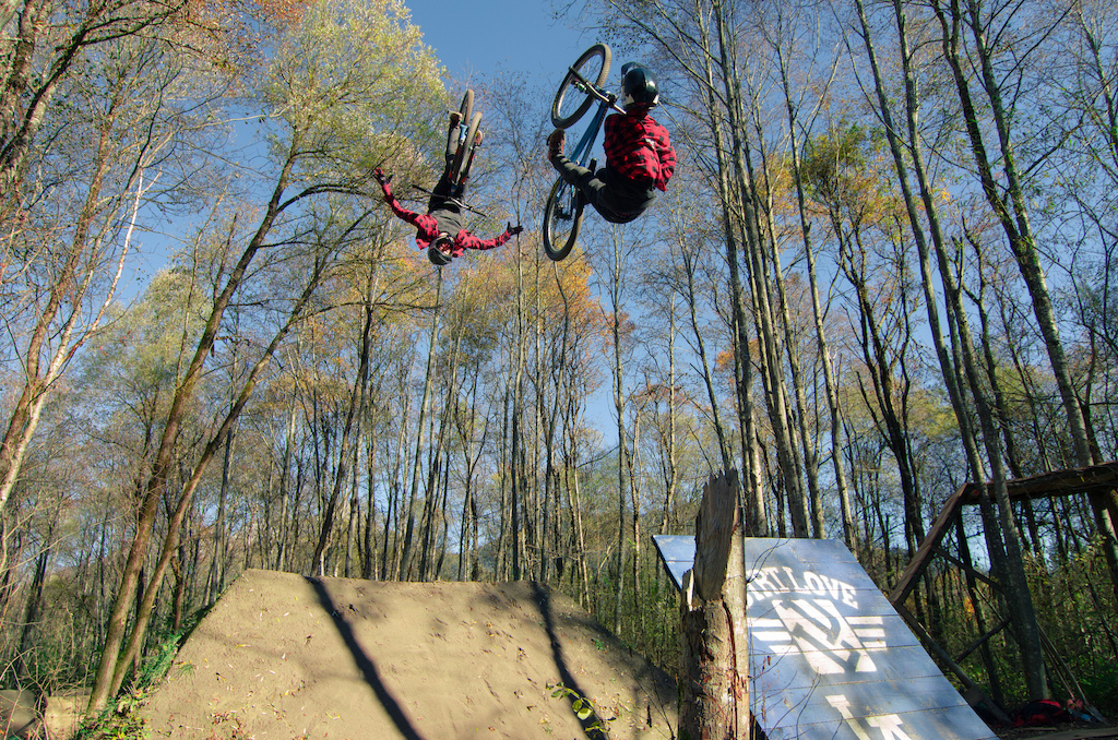 Flip Bar to Nohander, FALL COLORS
Photo by Simon Grässle