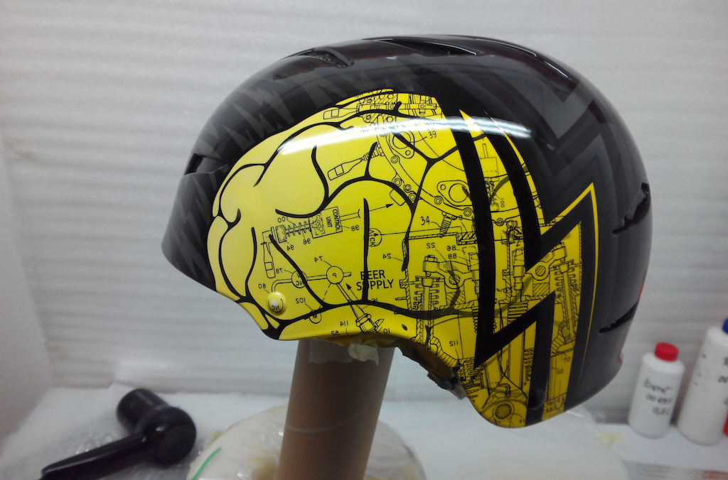 ... I had some free time so I decided to paint a helmet