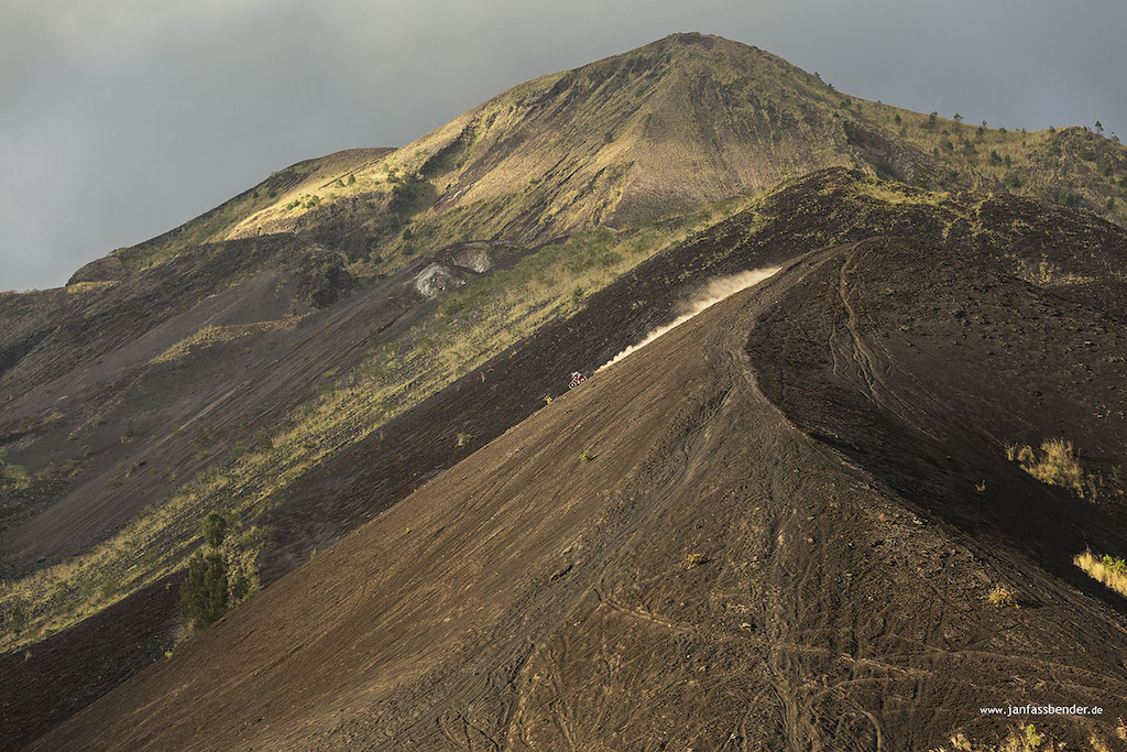 freerideing in bali on the vulcano Batur - thanks adidas outdoor.