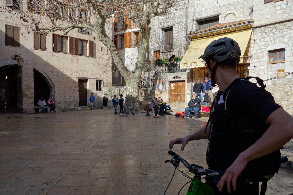 We stopped in Peille for a bite to eat and to explore the quaintness of the tiny streets, the sunny side of the village square was full of activity
