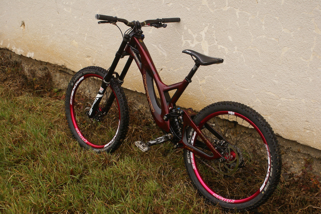 INTRO Tabu L-size. Custom bike
