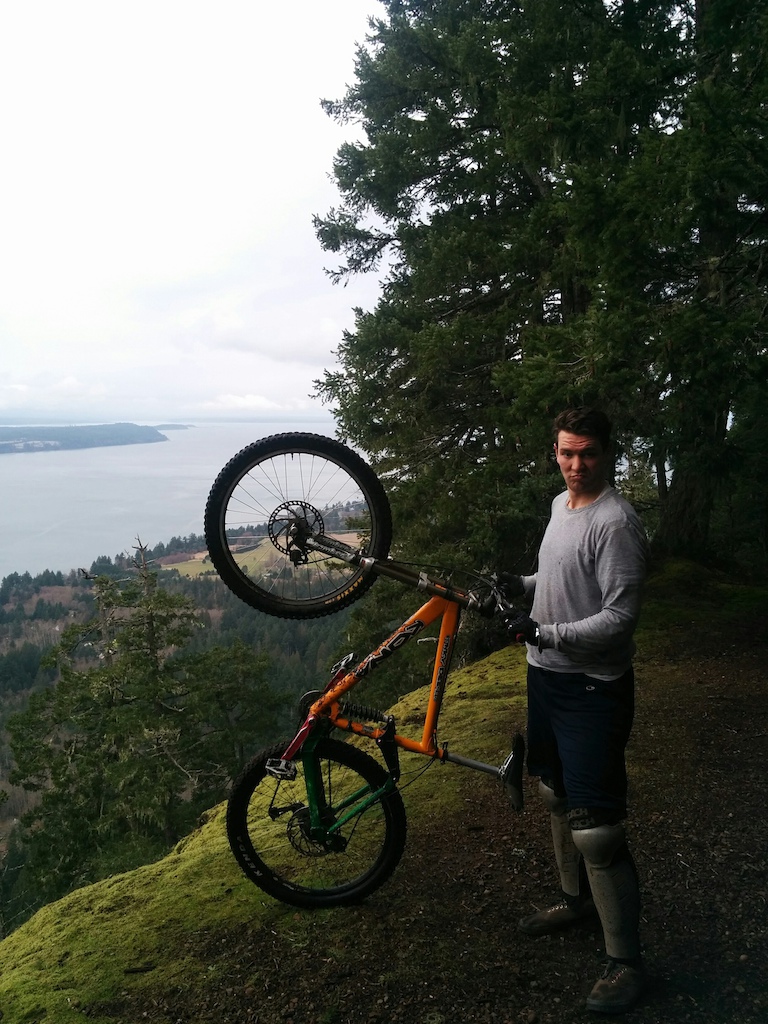 shredding the cliffside with my 2001 stinky deluxe, not bad, no need for a new rig...