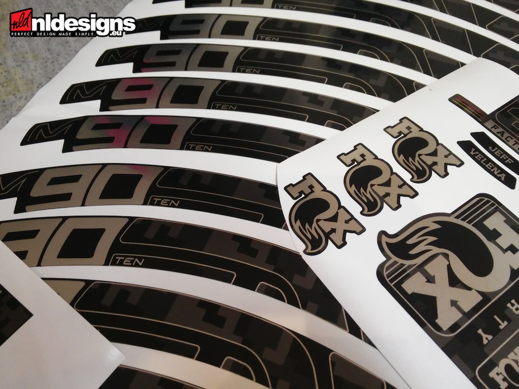 Custom chrome+digital camo stickers:
F40 2016/Bos Void/Enve M90
Pictures by Jeff Velena

Find us on FB: https://www.facebook.com/N%C3%A9meth-L%C3%A1szl%C3%B3-DESIGNS-135788446492618/

http://nldesigns.eu/