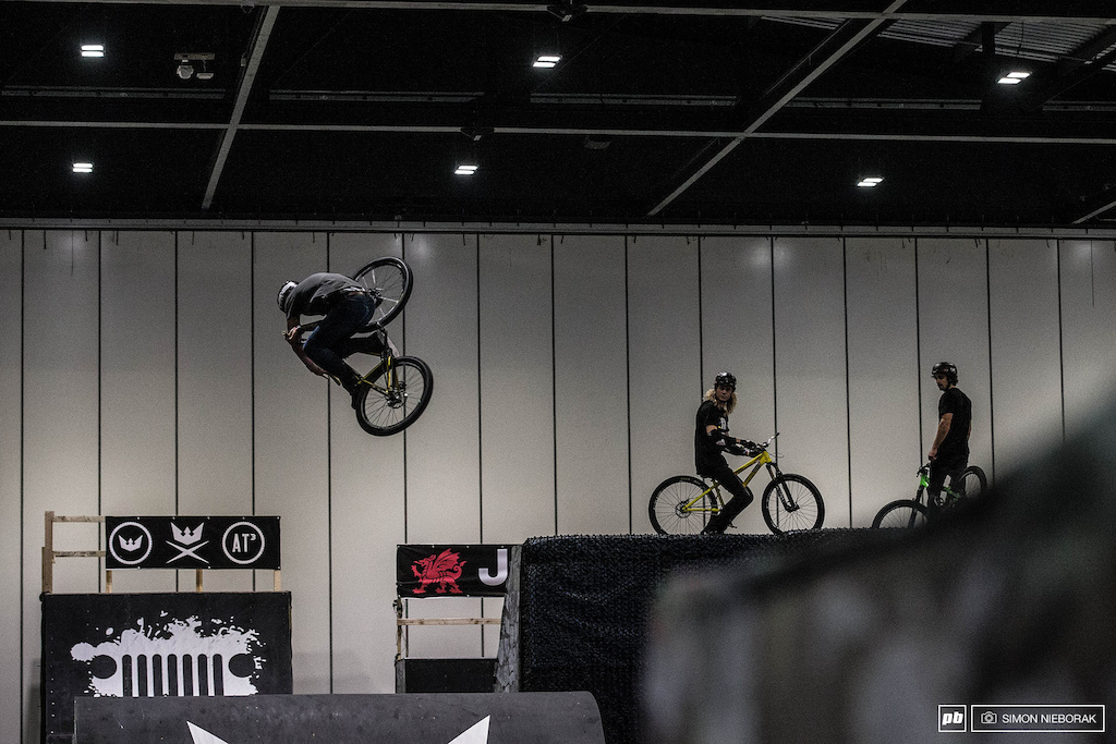 Air To The Throne Photo Epic Pinkbike