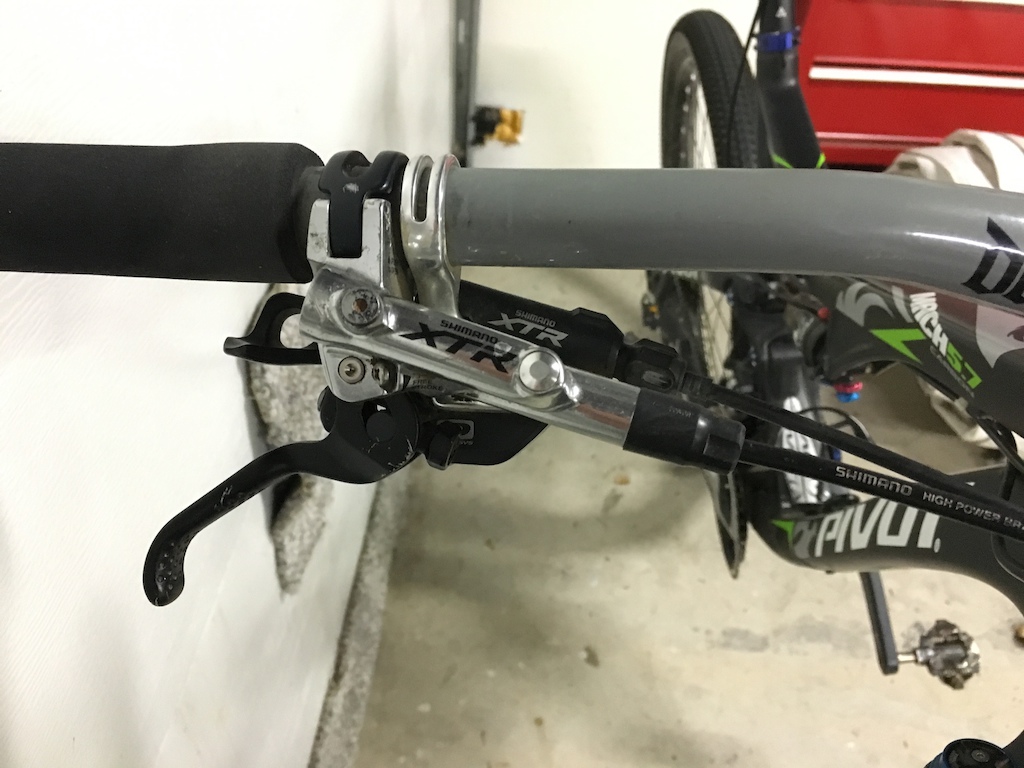 2012 Pivot Mach 5.7 Mountain Bike- All XTR components