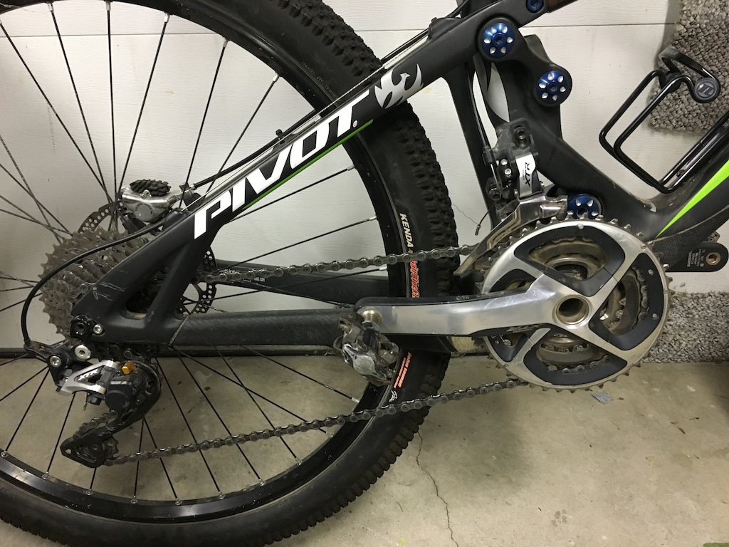 2012 Pivot Mach 5.7 Mountain Bike- All XTR components