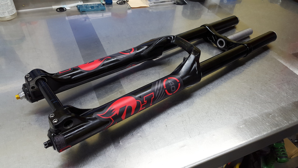FOX 40 tuned in BFG racing

- Ohlins cartridge
- Fast suspension stanchions
- SKF seals
- Ohlins oils