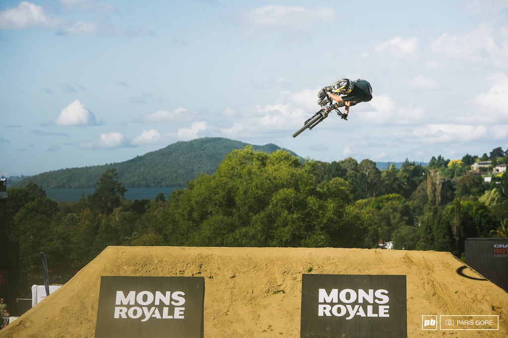 Ryan Howard X-UP 360 for the Mons Royale Speed and Style.