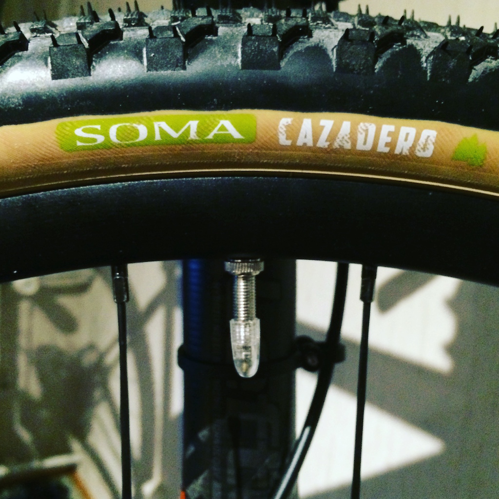Sneak peek of my newest bike in the fleet. As this bikes development name in Cannondale suggests, this is some NLS (next-level shit)!
42-584 Soma Cazadero Tanwall tires, 30 mm of front suspension in the form of the carbon-legged Lefty Oliver, and SRAM Force CX1 drivetrain. This is probably as close to a road bike I'm willing to go!