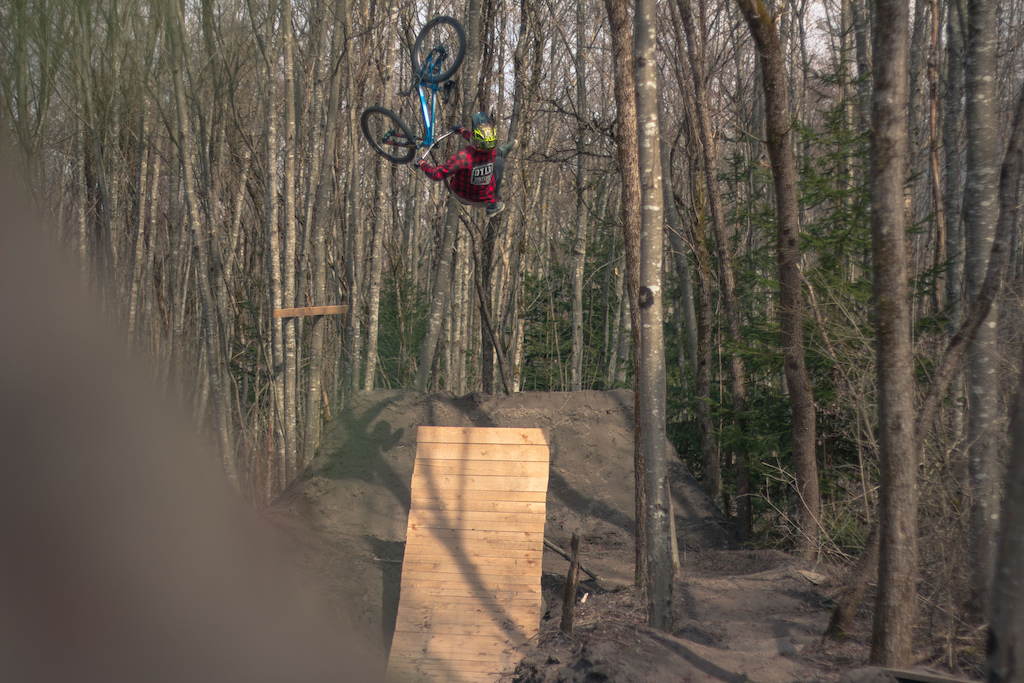 soo good, another weekend riding in the sun! last 2 days were insane. backflip regular whip on the 2nd set! 

@morpheus-bikes, @lines, #DirtLoveClothing, #SportNagele