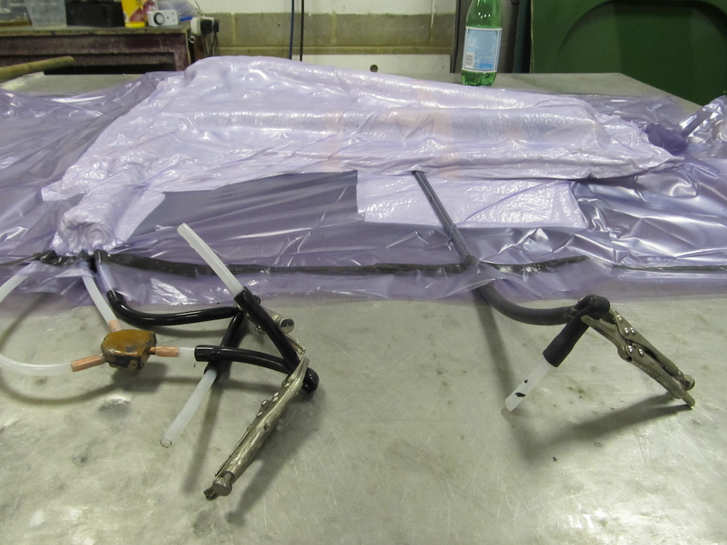 The bladders inflated, around 30 psi, vacuum bag sealed.