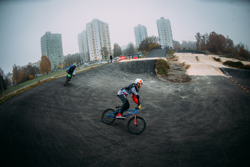 Young riders on the BMX track in Ljubljana (photo by Klemen Humar)