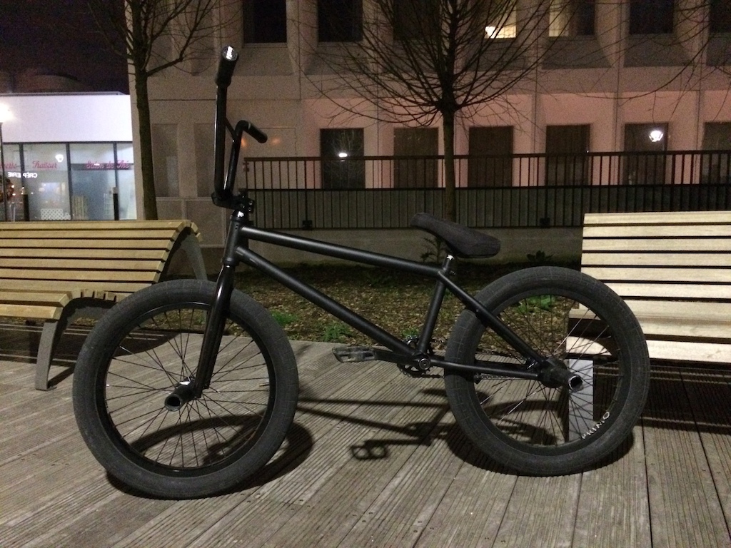 in Vélizy, France photo by ujoujo2 Pinkbike