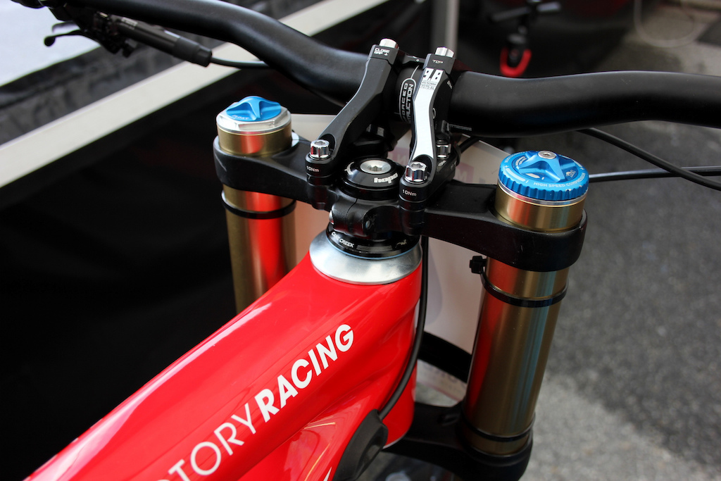 Gee Atherton reach adjust headset
