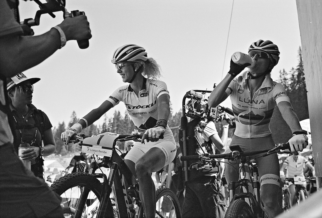 Jolanda Neff and Catherine Pendrelin the start box in Lenzerheide