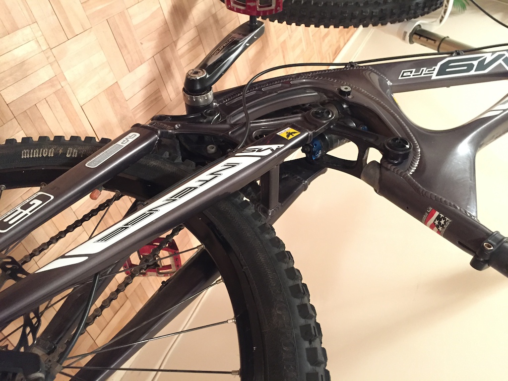 2012 Intense M9 Large