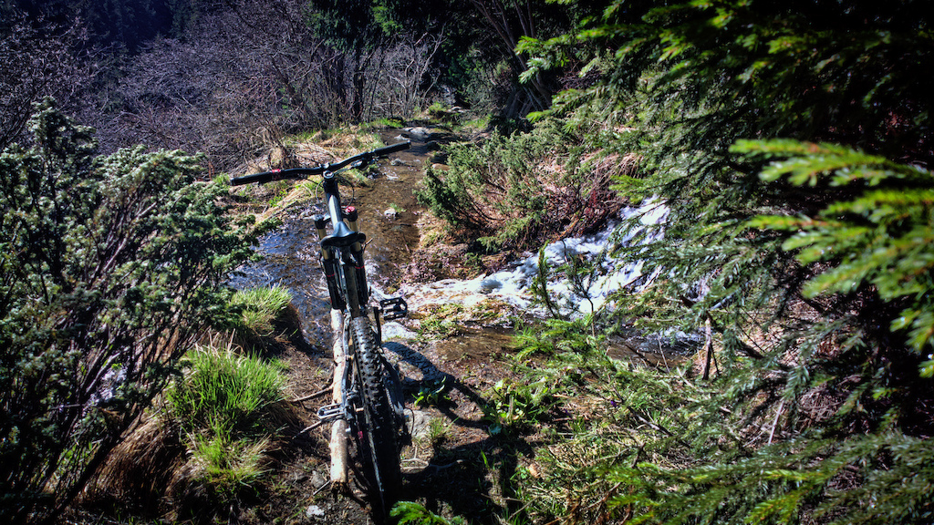 snow melts and now river trails are born!
You can ride n drink @ the same time :D