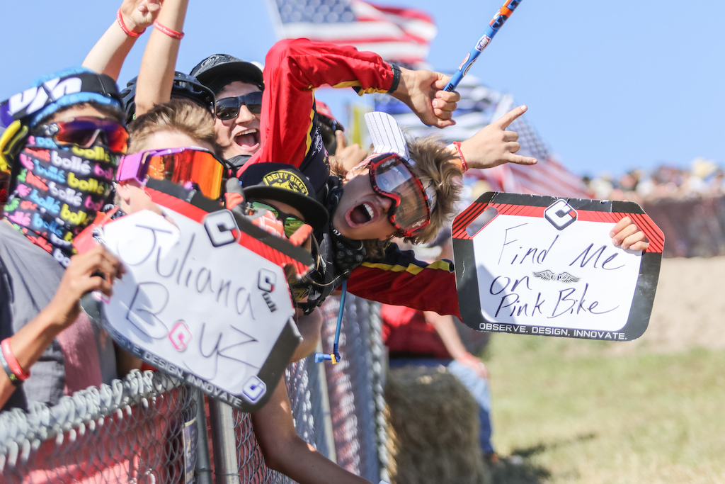 The crowd at the Sea Otter Classic is always packed full of Pinkbike fans.