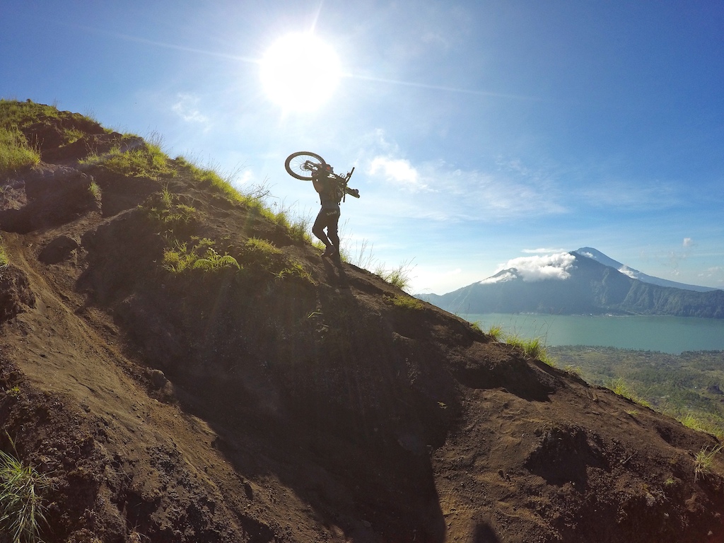 only way to get to the top.

Full GoPro here :
http://www.pinkbike.com/video/442149/