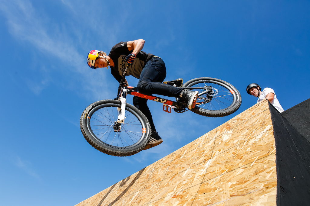 The Subaru booth had a great wooden halfpipe built by the Lumberyard Indoor Bike Park from Portland, Oregon.