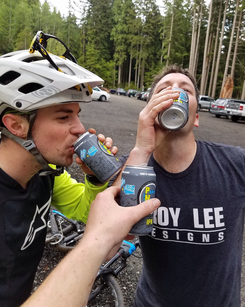 One of the best way to finish a bike ride ‪#‎transitionbikes‬ ‪#‎partyinthewoods‬ ‪#‎endurospecificdrink‬