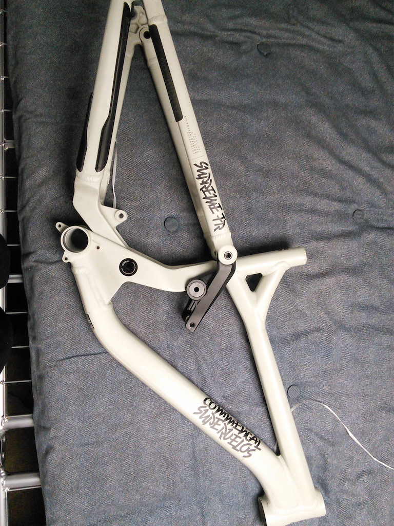 2013 Commencal supreme fr, nearly new.
