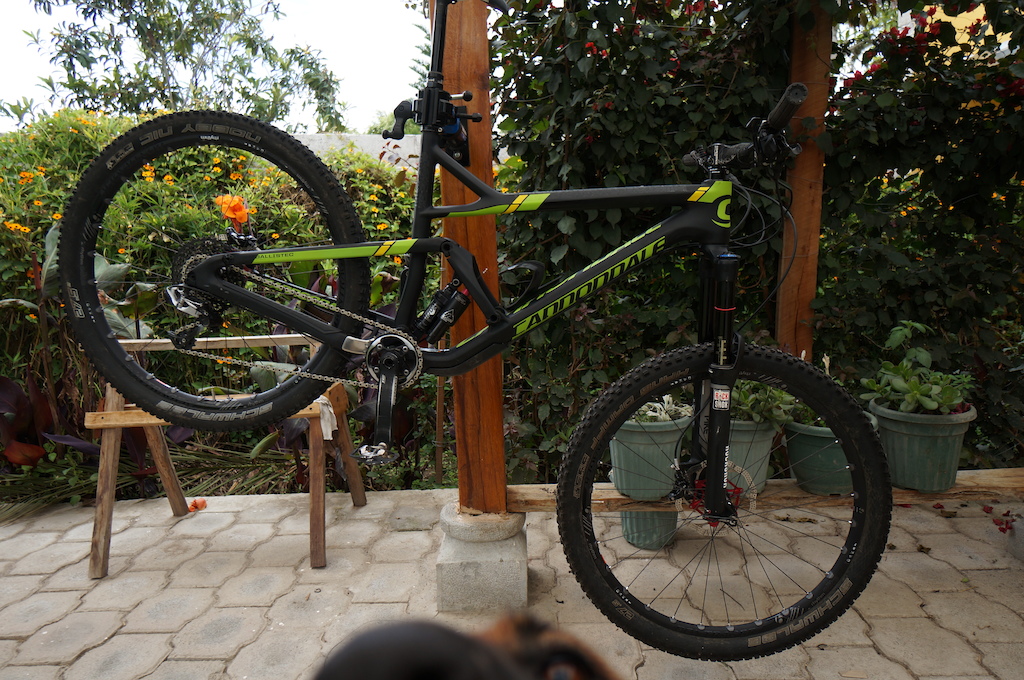 2015 Cannondale Jekyll Carbon 27.5 Team Lrg. Flamente