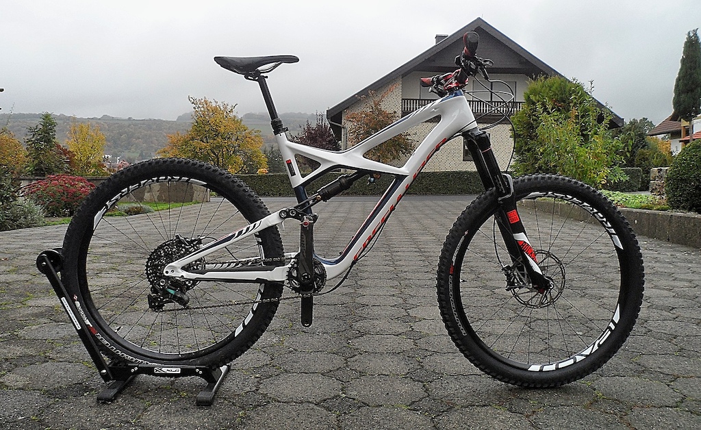 2016 New Specialized Enduro Expert Carbon