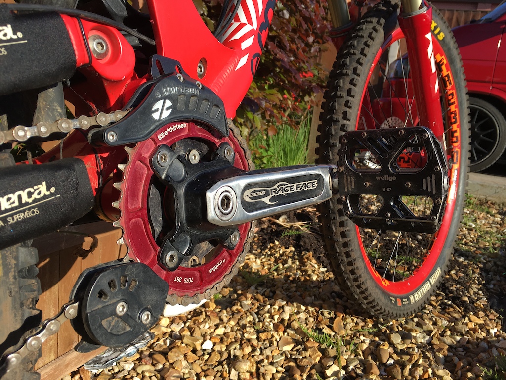 0 Commencal Supreme DH Downhill Bike