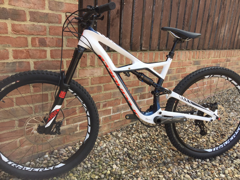 2016 New Specialized Enduro Expert Carbon - RRP £4500