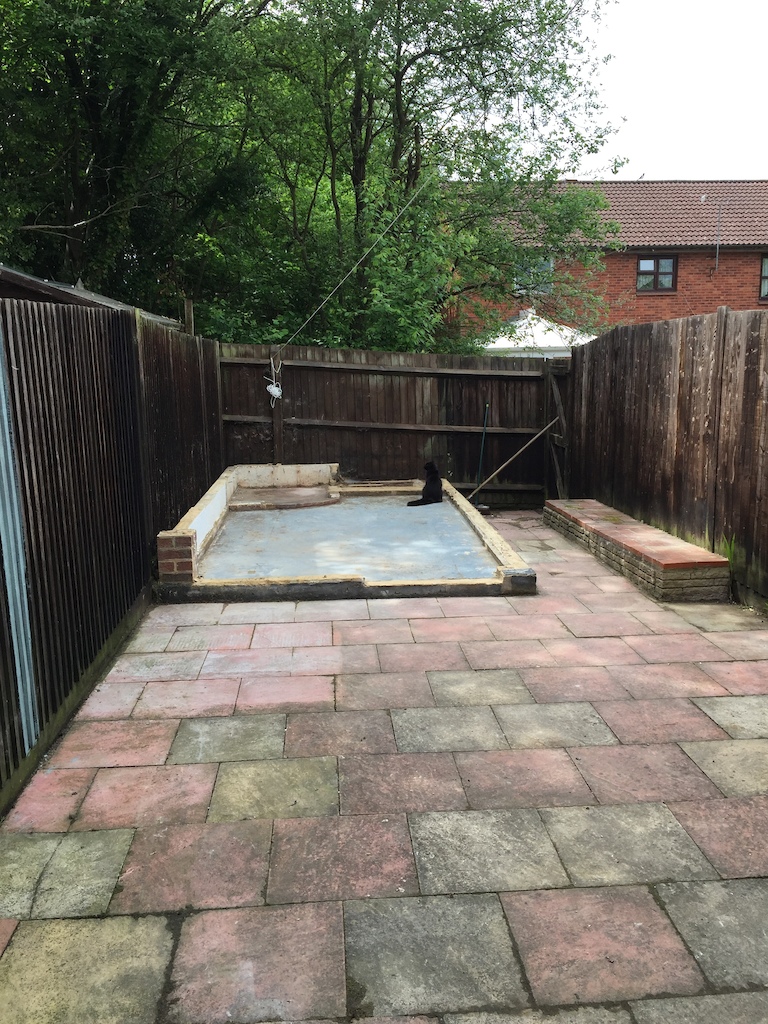 Shed is all gone for good.....

Next is Grass and BBQ on wooden decking... 

All those ugly 1960's paving slabs are going ... And gone forever