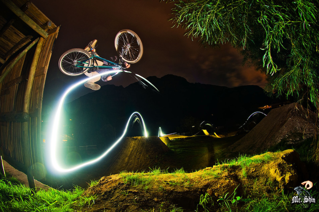 Night riding with a head light is a pretty common occurrence, but riding trails with one definitely isn't! Justin using the force to get through the line &amp; smash a 1 foot down tabes off the wall!
18sec exposure &amp; flashes triggered manually