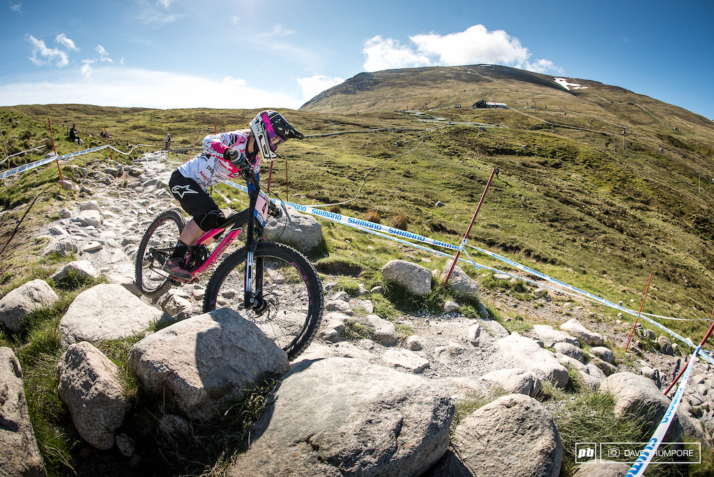 Tracey Hannah looks smooth and confident, with the loose and dusty surface definitely playing to her favor more than the usual Fort William muck and mud.