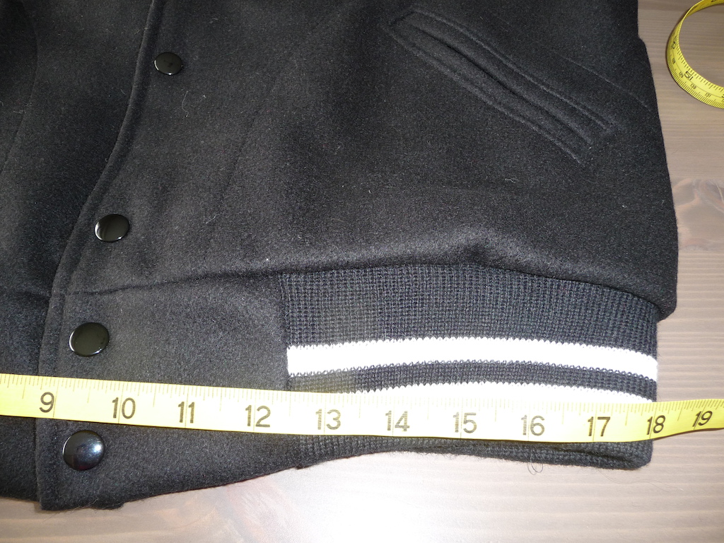 Rapha Jacket Size MEDIUM.

Waist.  18" wide.